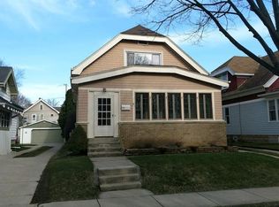 2126 N 66th St, Wauwatosa, WI 53213