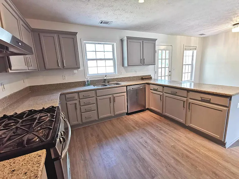 1844 Kristen Ct — Photo 11