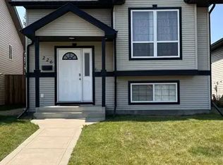 226 Inglewood Dr, Red Deer, AB T4R3K9