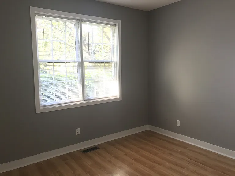 351 S Madison St — Photo 15
