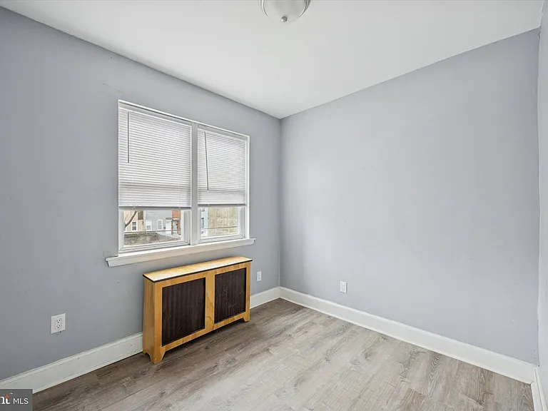 4928 W Thompson St #2 — Photo 15