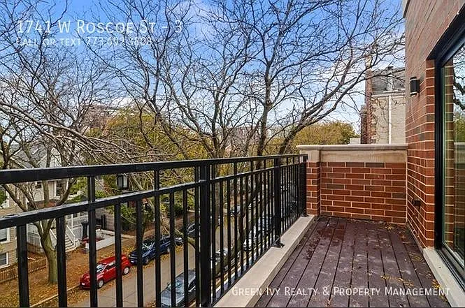 1741 W Roscoe St #3 — Photo 13