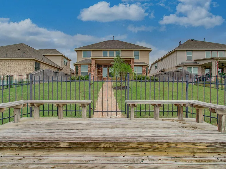 24331 Kee Cresta Ct — Photo 44