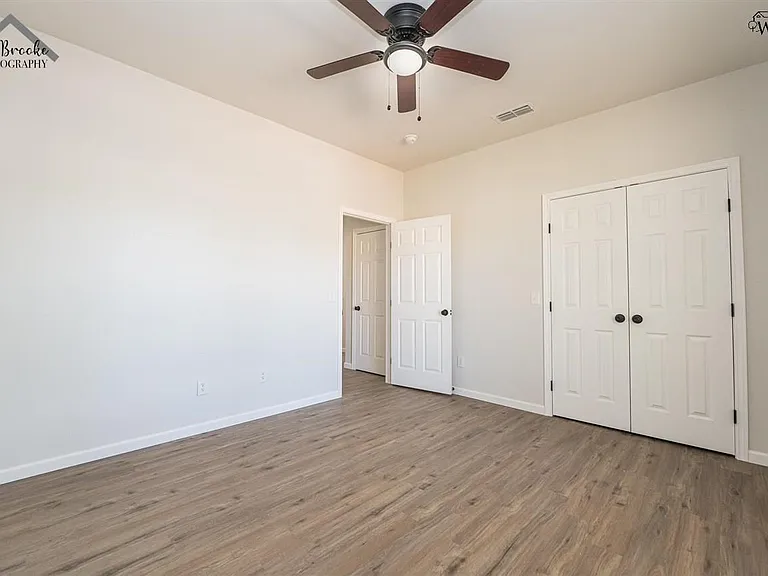 103 W Aldine St — Photo 18