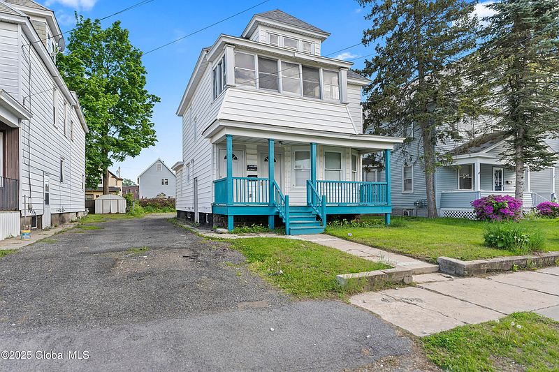 2nd image of 892 Maplewood Avenue