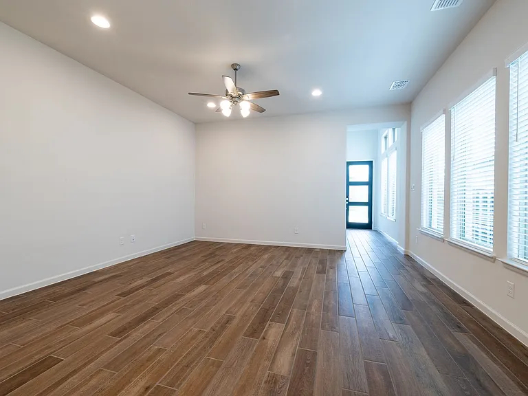 9316 Paintbrush Dr — Photo 5