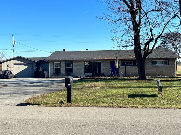 1982 N Beechbrook Dr, Shelbyville, IN 46176