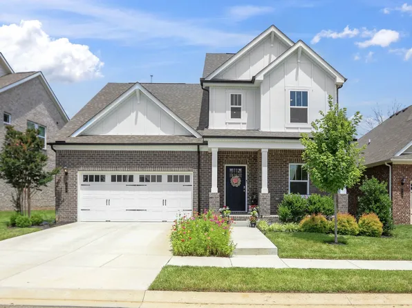 540 Triple Crown Cir, Gallatin, TN 37066