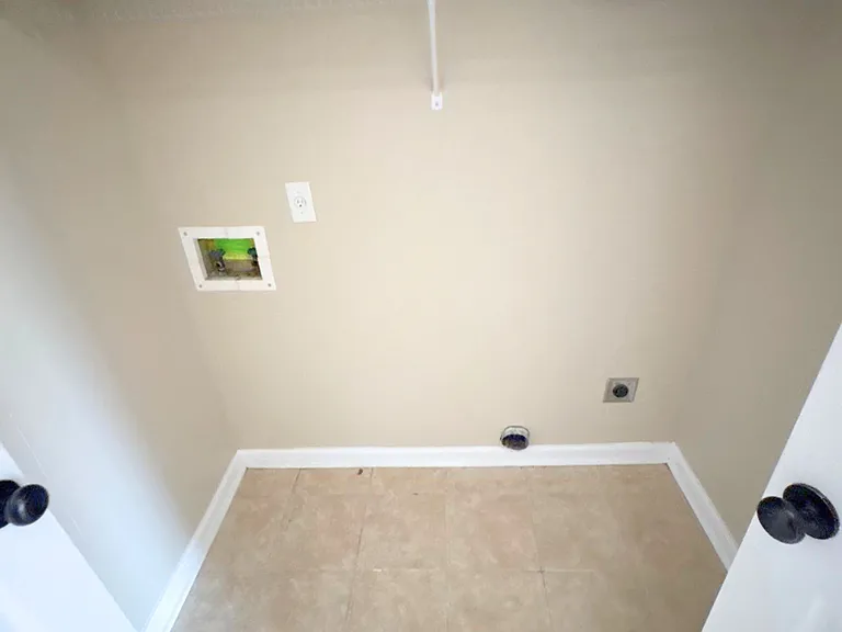 9456 Club Walk Ct — Photo 8
