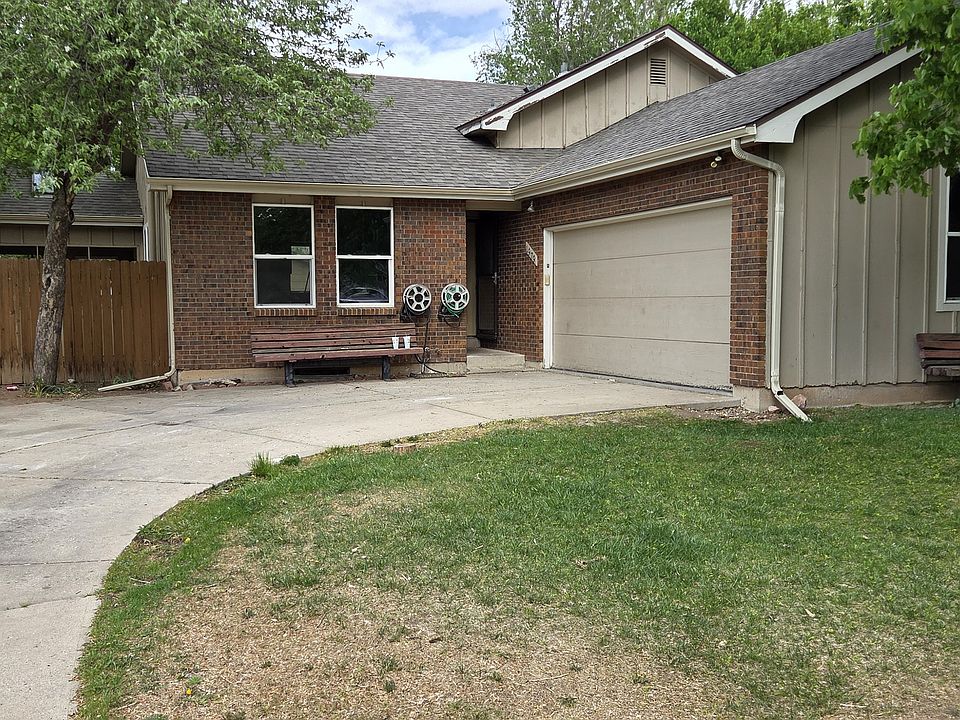 1st image of 1979 Sandalwood Ln