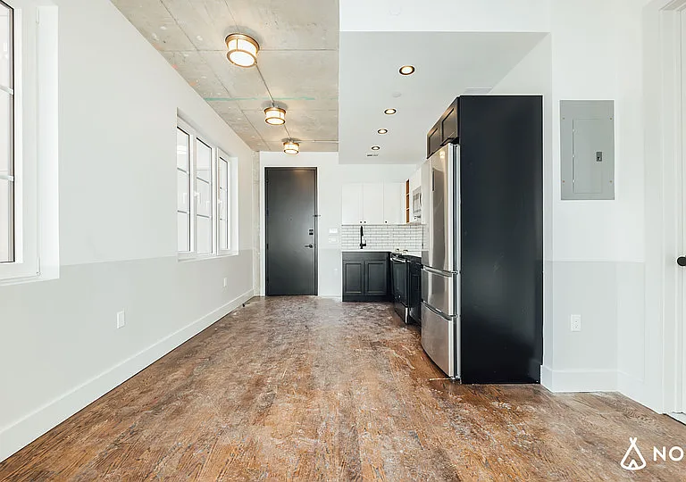 31-19 37th Ave #2A — Photo 5