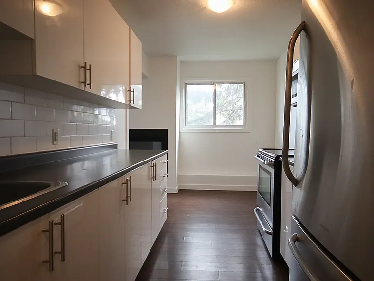 475 Lancaster St W #28 — Photo 6