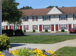 717 Hunters Bridge Dr, Chesapeake, VA 23320