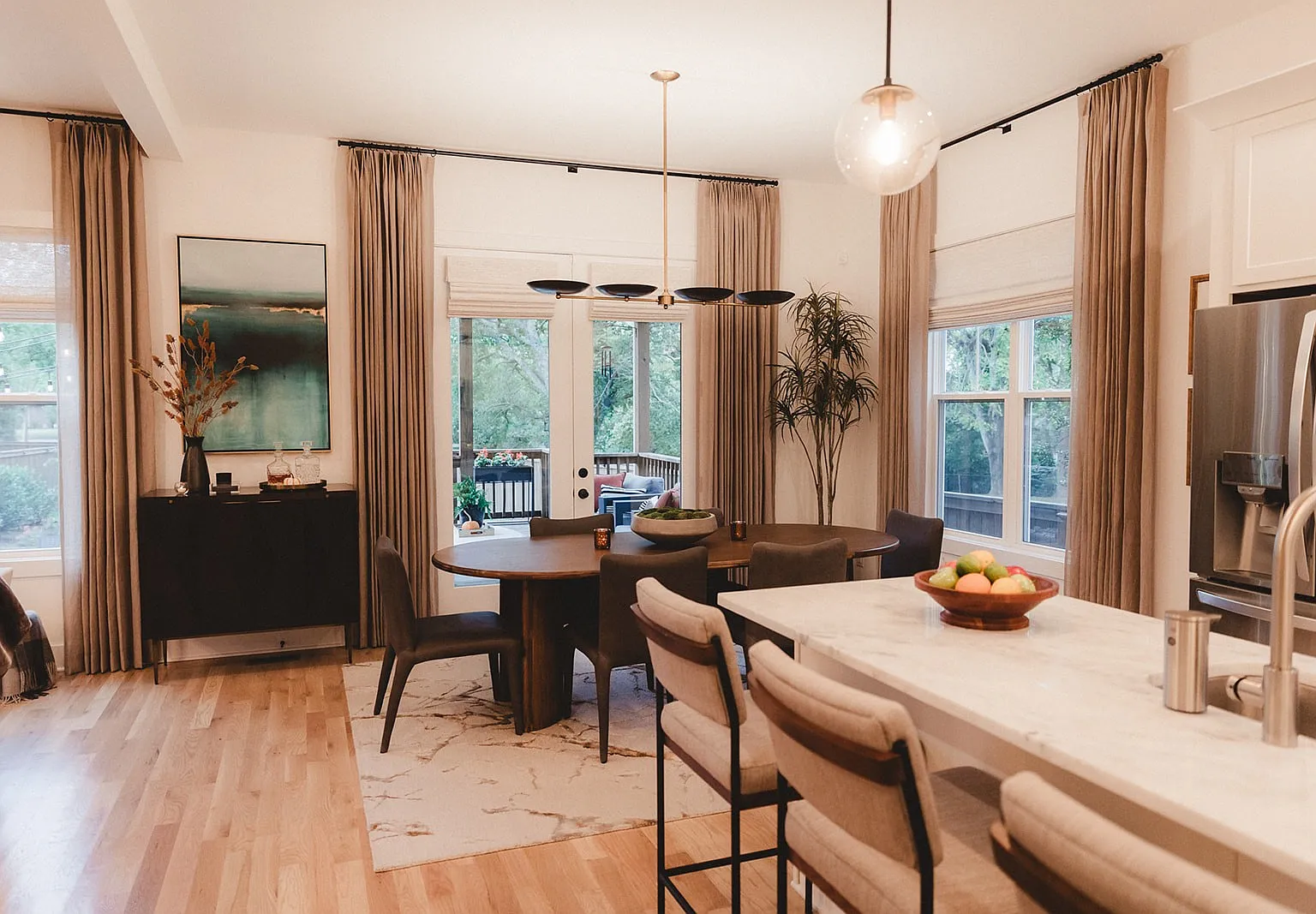 3 bed, 2.5 bath, 2434 sqft, $3,850 — Photo 4