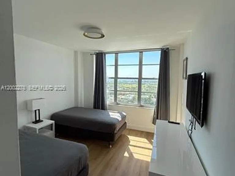 5700 Collins Ave #15H — Photo 14