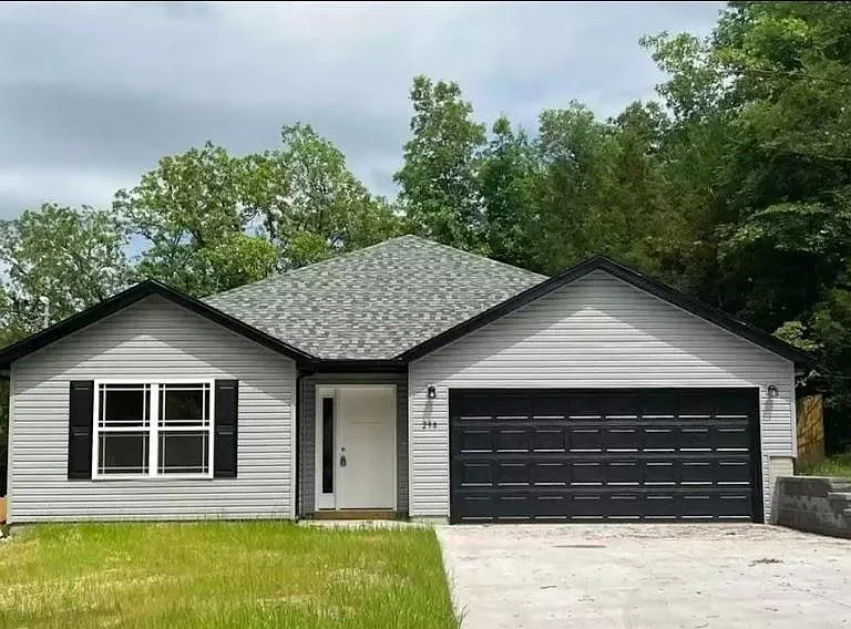 298 Walkington Ln — Photo 1