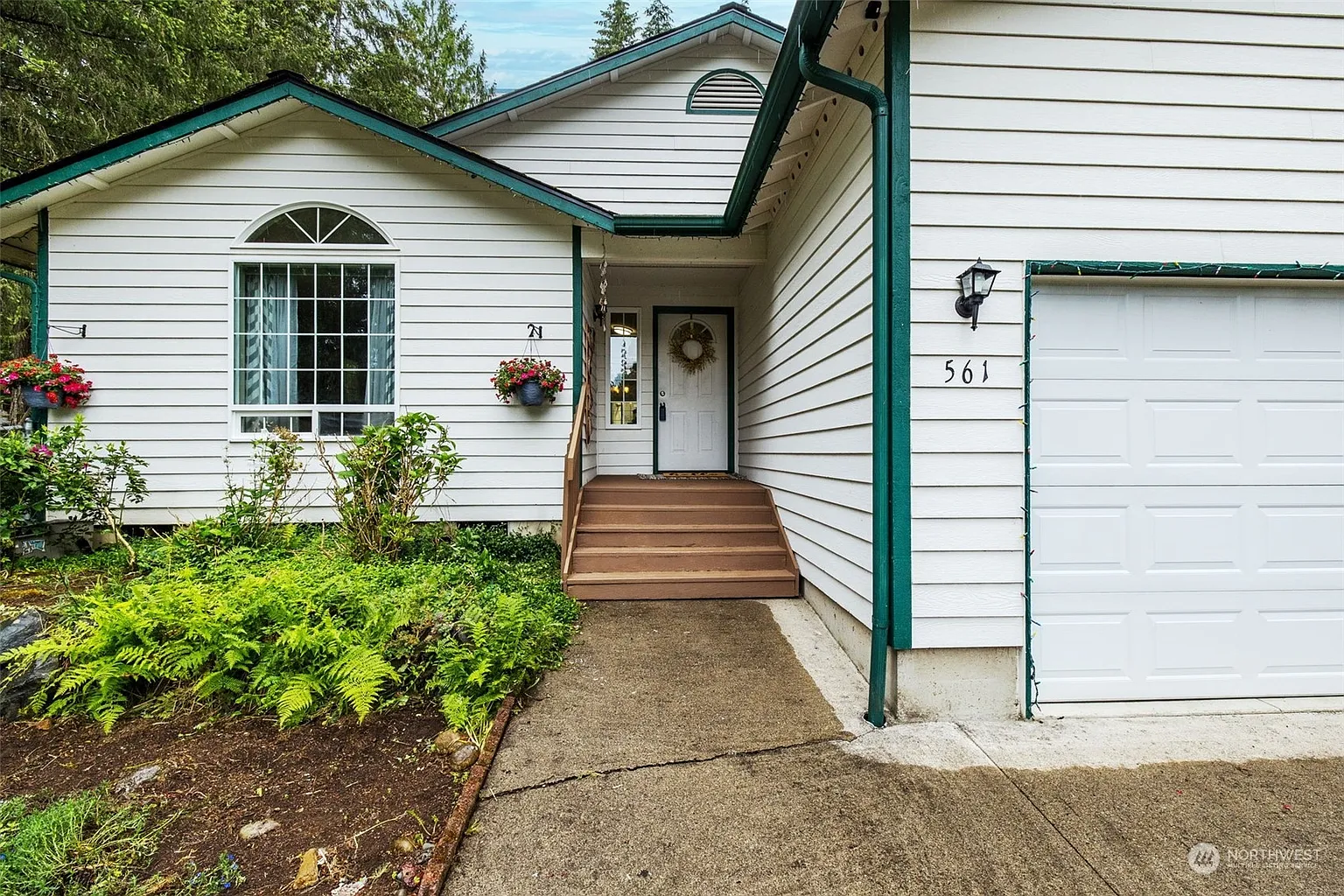 561 E Way to Tipperary photo 1
