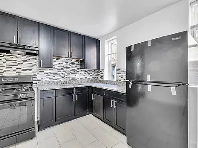8241 S Maryland Ave #2 — Photo 9