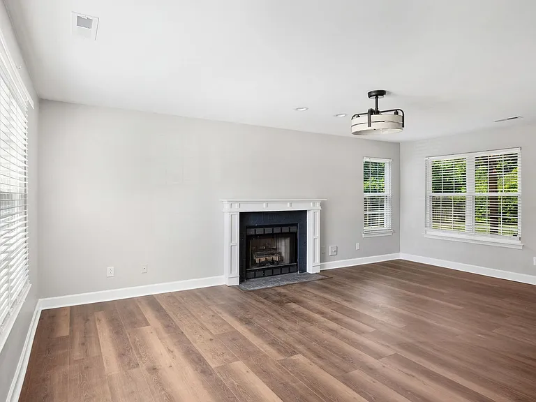 116 Hillside Ave — Photo 6