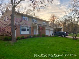 8519 Oakford Dr, Springfield, VA 22152