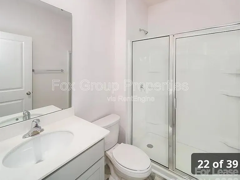 132 Scotsway Ct — Photo 16