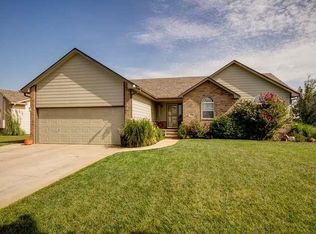 1324 N Lake Edge St, Goddard, KS 67052