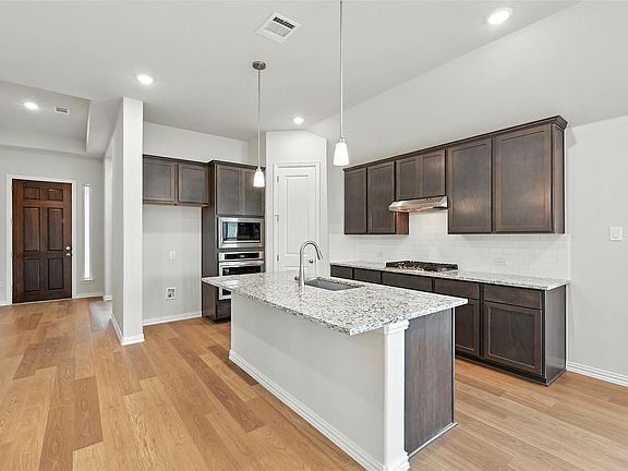 3rd image of 921 Alberta Spruce Rd