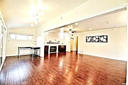 1704 E Vine Ave — Photo 9