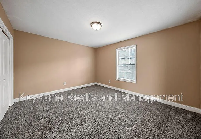 2296 McCormick Ln #J — Photo 10