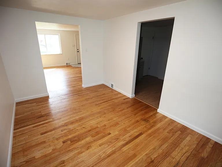 1213 1/2 Monongahela Blvd #2 — Photo 4
