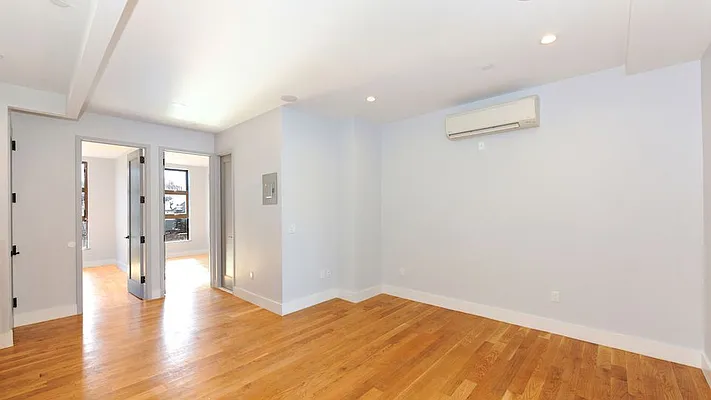 Rented by Nooklyn NYC LLC | media 47