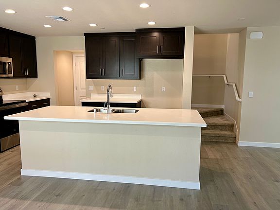 5th image of 427 Tandoori Way