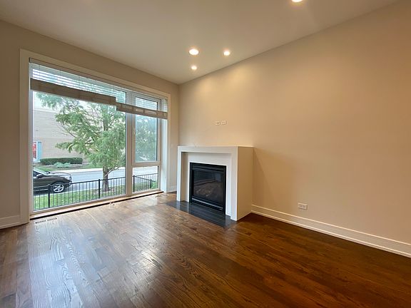 5th image of 3508 N Sacramento Ave APT 2S