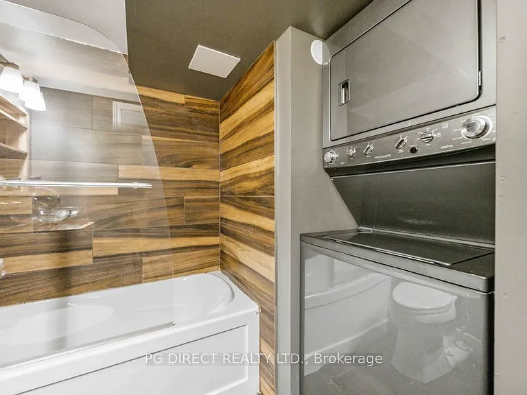1901 Dundas St E #A-82A — Photo 25