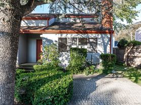 35B S Norwood Rd, Pt Washington, NY