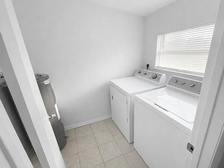 5010 Killarney Ave #B — Photo 7