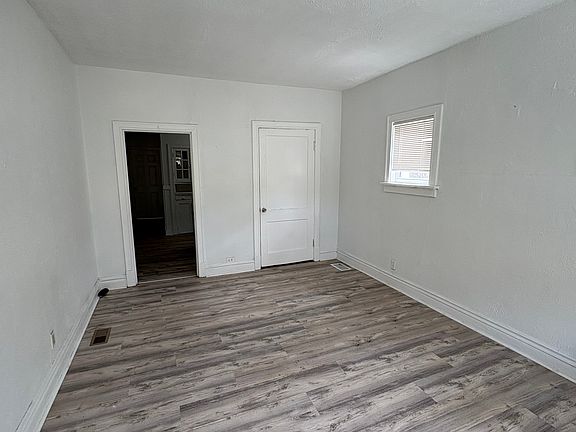 5th image of 7243 Stanley Ave #1W
