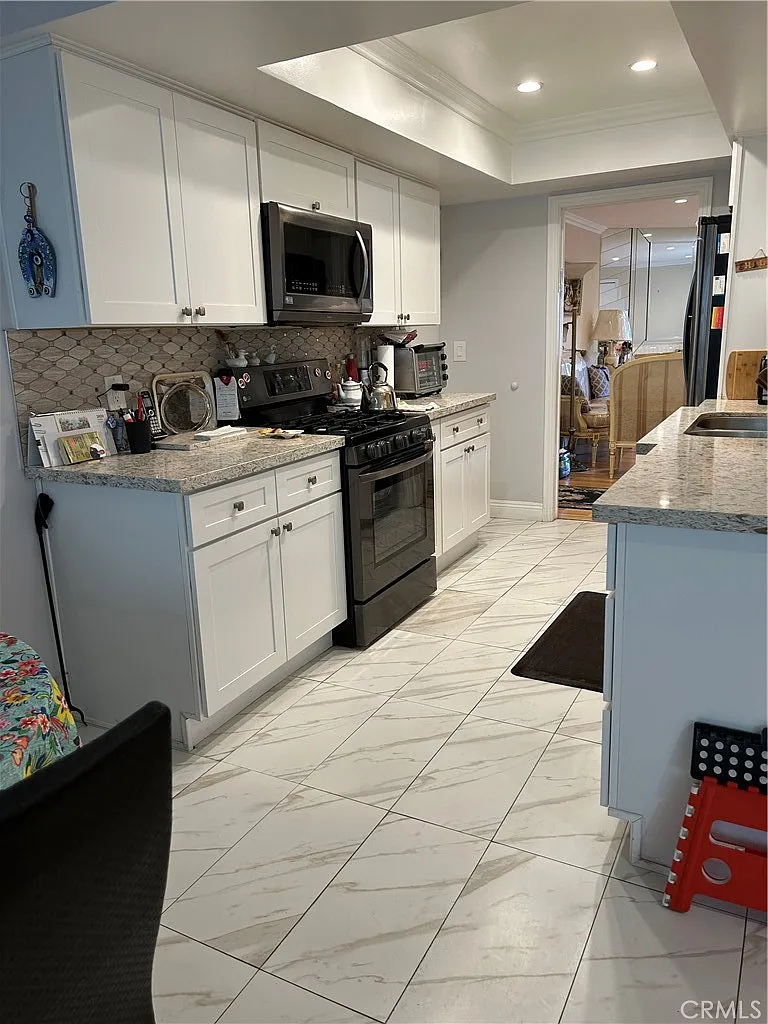 2 bed, 1753 sqft, $3,997 — Photo 4