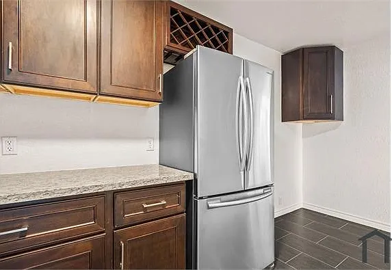 881 W Grand Ave #B — Photo 9