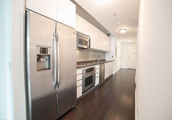 4th image of 306 Gold St APT 3E