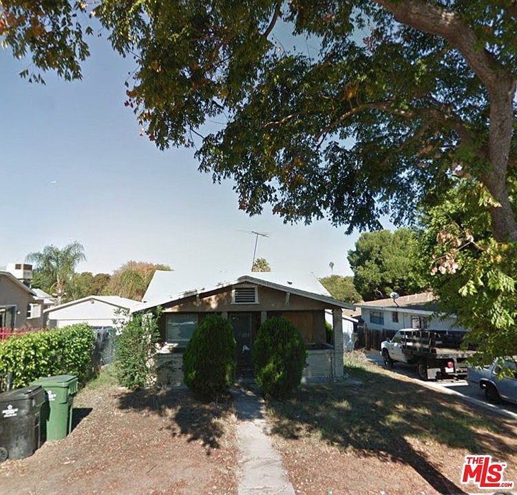 1st image of 961 E 68th St