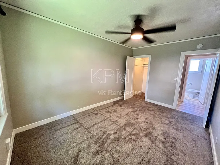 2704 N Hunter St — Photo 15