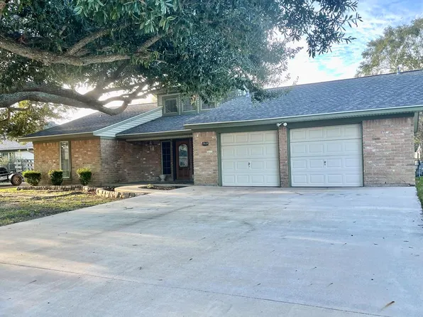 2818 Windsor Ln, Port Neches, TX 77651