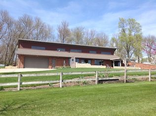 1990 332nd Ave, Dyersville, IA 52040