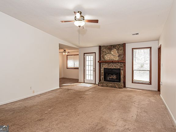 3rd image of 10164 Wooten Rd