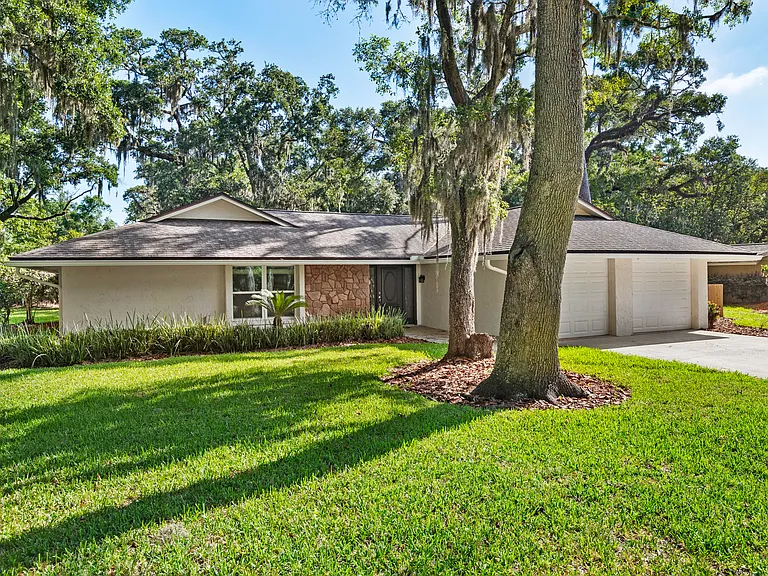 74 Sanchez Dr E — Photo 37