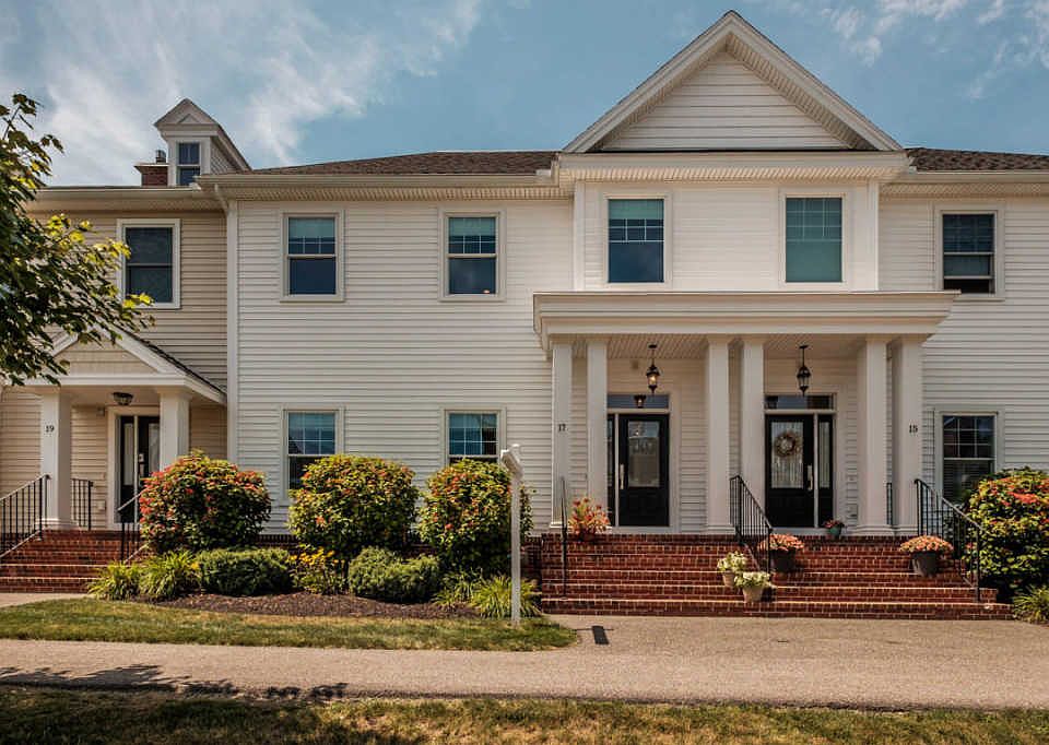 1st image of 17 Waldron Dr #17