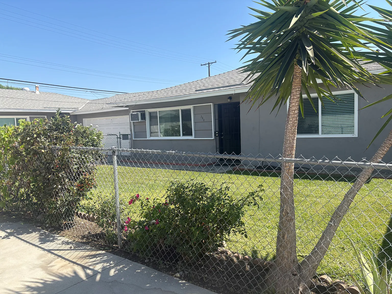 2 bed, 890 sqft, $2,760 — Photo 1