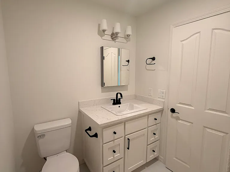 725 Sheridan Rd #B — Photo 12