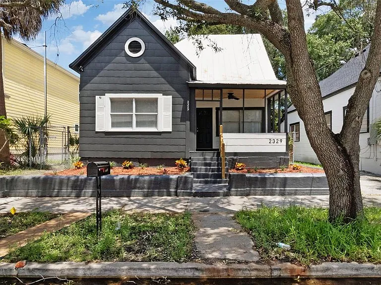 2329 W Beach St — Photo 3